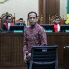 Jaksa mempersoalkan harta Rp 4,8 triliun yang dimiliki Nadiem, harus di serahkan pada negara.