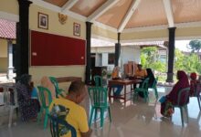 PEMERINTAH DESA NAMPU SALURKAN BANTUAN LANGSUNG TUNAI DANA DESA (BLT-DD) Rp300.000 KEPADA WARGA KURANG MAMPU.