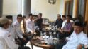 Pelatihan keselamatan melaut, hingga penguatan UMKM berbasis produk laut bagi ibu-ibu nelayan di pesisir Tangerang.