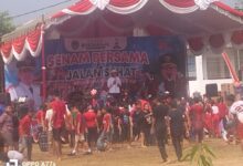 Senam Bersama & Jalan Sehat Kelurahan Nglames, Semangat Kebersamaan Peringati HUT RI ke-81.