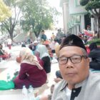 JALAN MENUJU MASJID CILONGOK MAKAM ALM H UCI KURTUBI RUSAK PEMDA CUEK BEBEK.