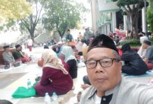 JALAN MENUJU MASJID CILONGOK MAKAM ALM H UCI KURTUBI RUSAK PEMDA CUEK BEBEK.