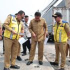 Bupati Tangerang : Diharapkan dapat meningkatkan kualitas dan kemantapan jalan sehingga lebih aman dan nyaman digunakan masyarakat .