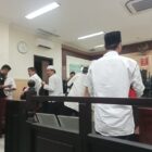 Mengaku wartawan dan polisi 6 terdakwa memeras pedagang rokok ilegal terancam 9 tahun penjara.