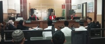 PEDAGANG BESI TUA BELI HP CURIAN TERANCAM PIDANA 6 TAHUN PENJARA.